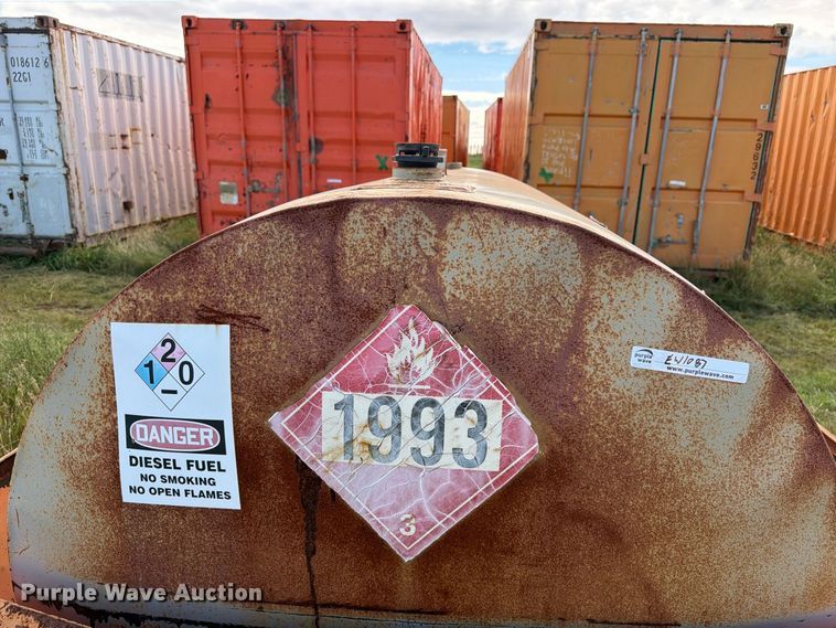 image for item EW1087 (2) fuel tanks