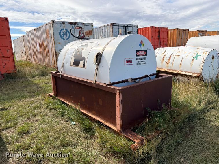 image for item EW1089 Fuel tanks