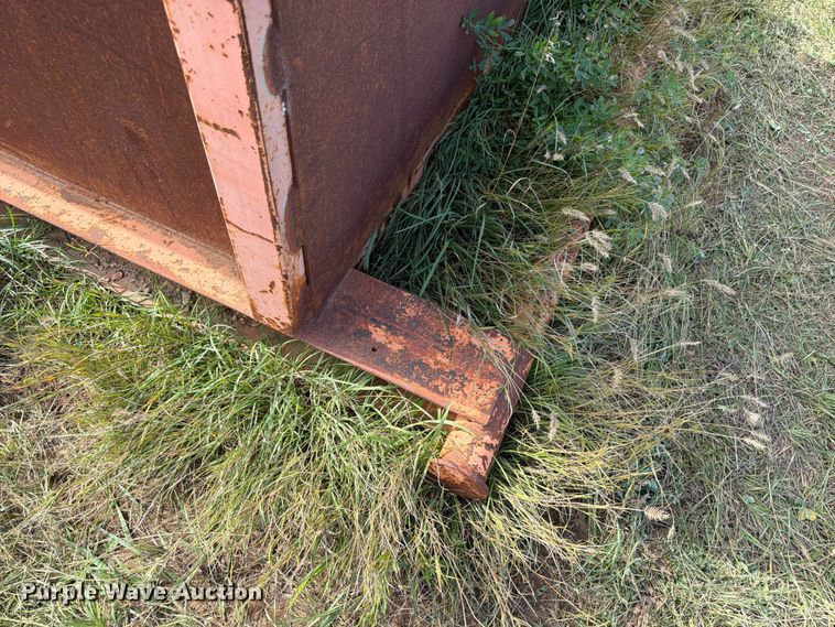 image for item EW1089 Fuel tanks