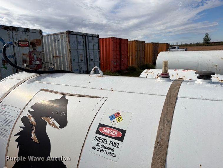 image for item EW1089 Fuel tanks