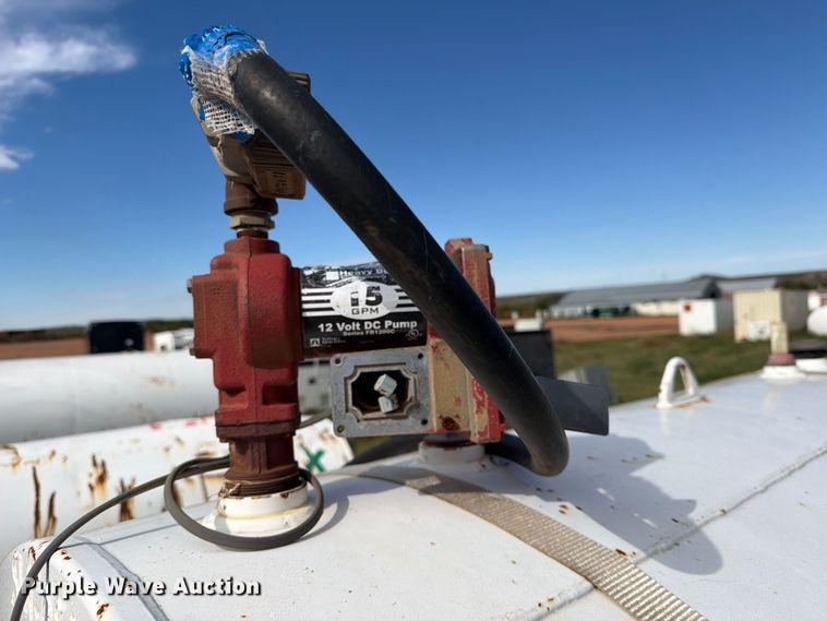 image for item EW1089 Fuel tanks