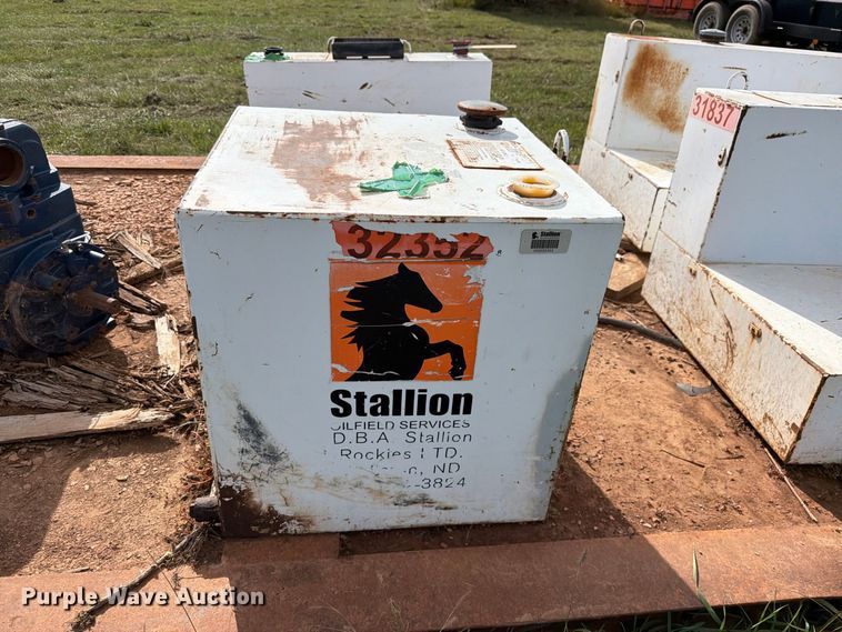 image for item EW1090 (5) fuel tanks