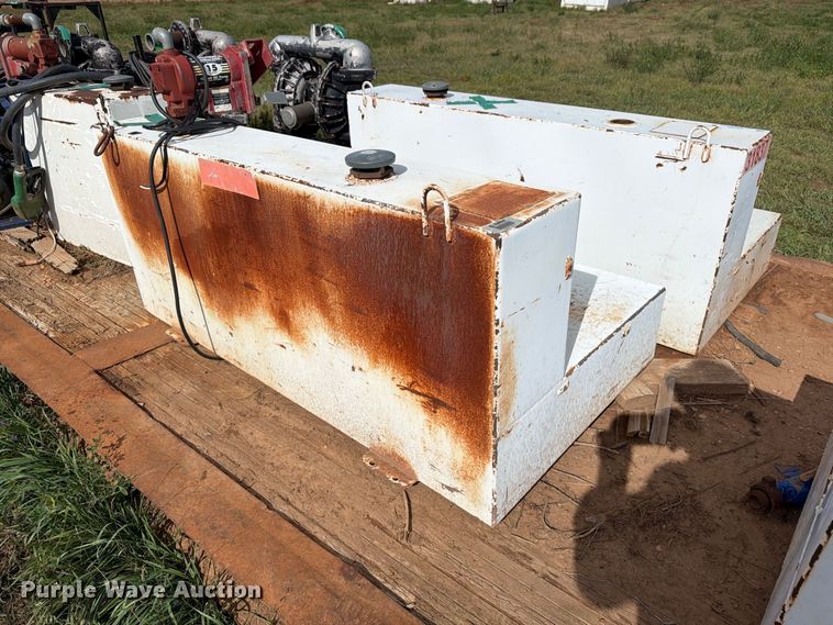 image for item EW1090 (5) fuel tanks