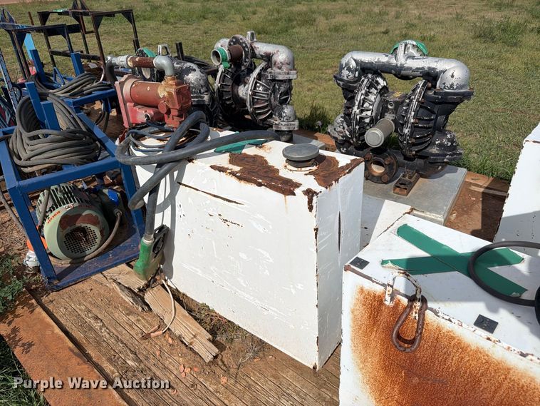 image for item EW1090 (5) fuel tanks