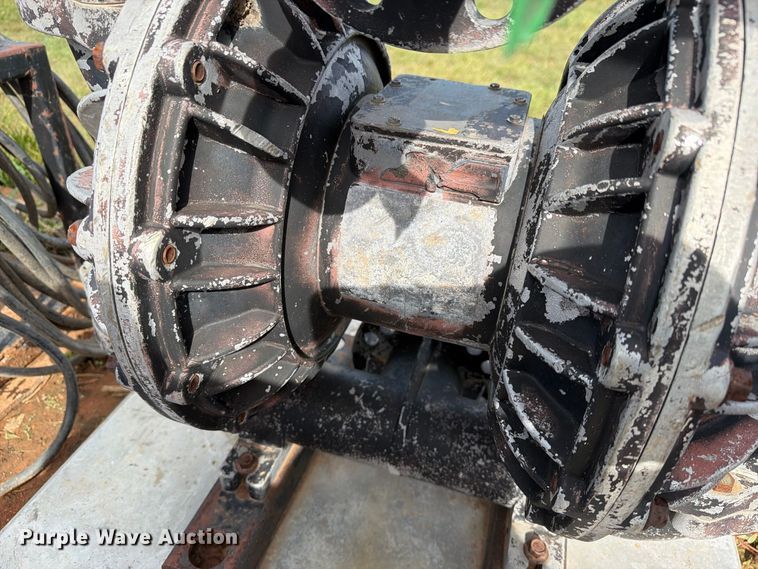 image for item EW1091 Pumps