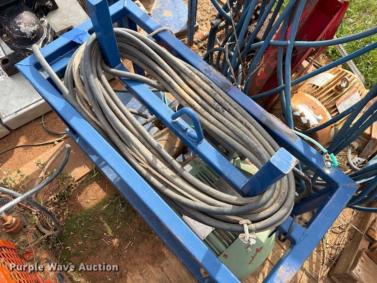 image for item EW1091 Pumps