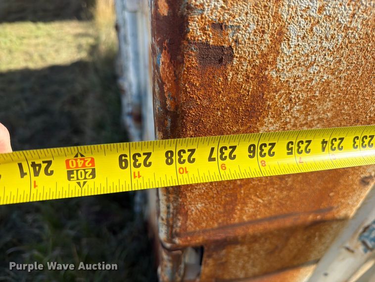 image for item EW1097 (2) shipping containers