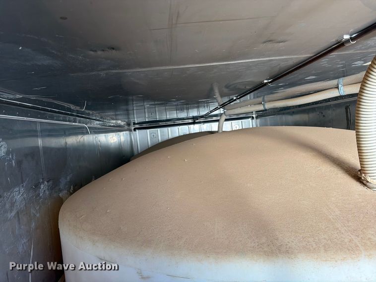 image for item EW1104 (2) water tank containers