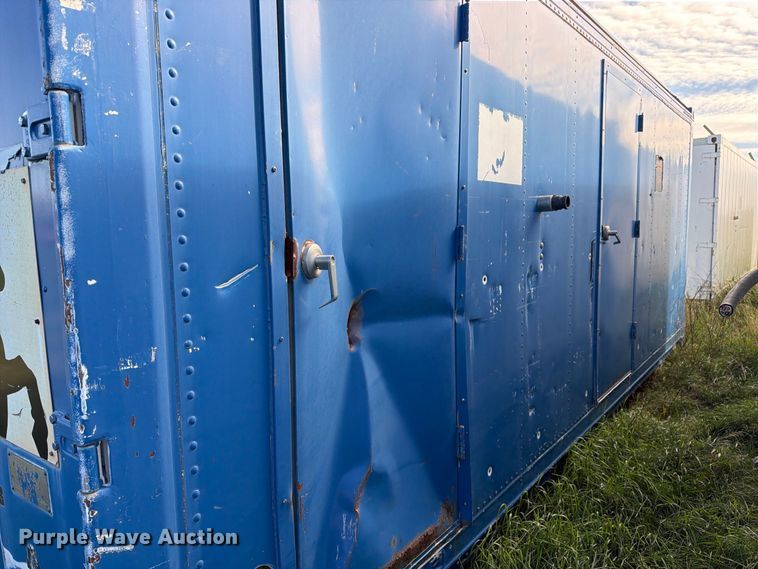 image for item EW1105 (2) water tank container