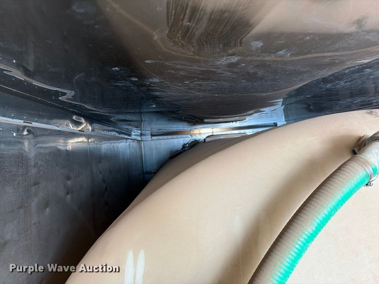 image for item EW1105 (2) water tank container