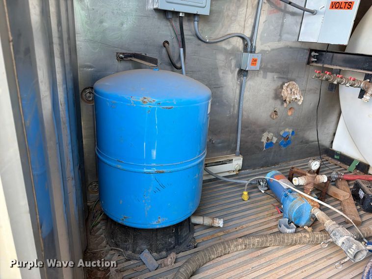 image for item EW1105 (2) water tank container