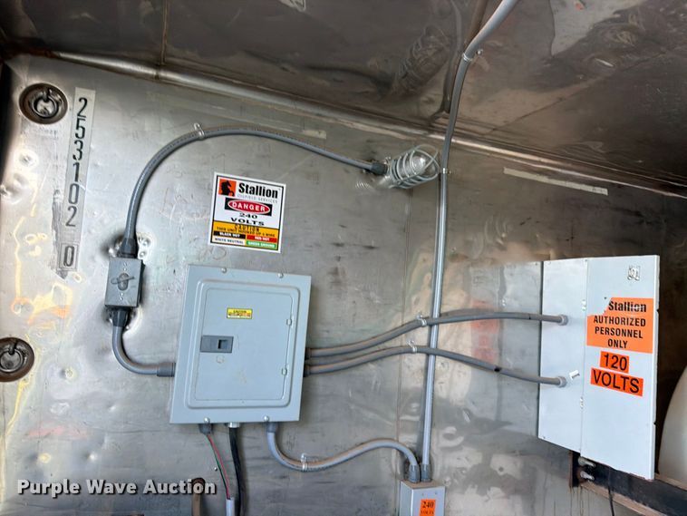 image for item EW1105 (2) water tank container