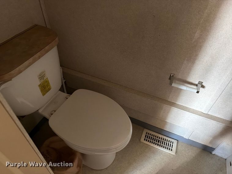 image for item EW1111 2003 Aburn ENG/GEO-4203 skid mounted living quarters 