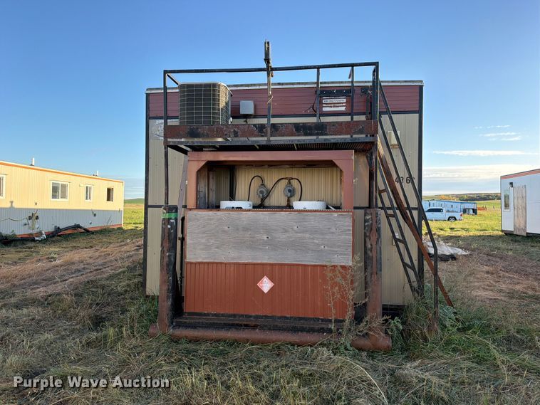 image for item EW1112 2007 Auburn ENG/GEU skid mounted living quarters 