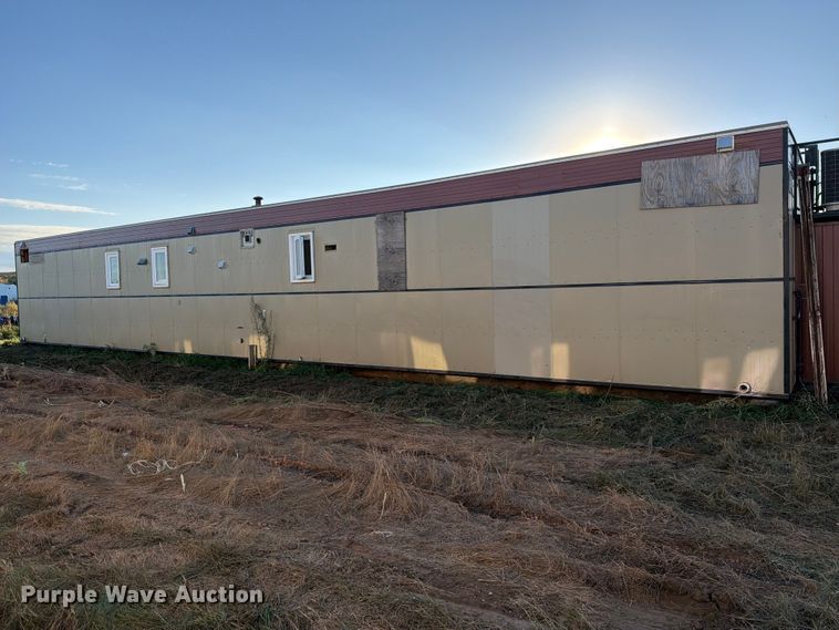 image for item EW1112 2007 Auburn ENG/GEU skid mounted living quarters 