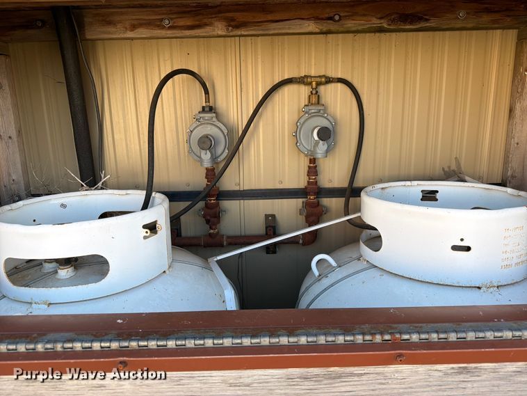 image for item EW1112 2007 Auburn ENG/GEU skid mounted living quarters 