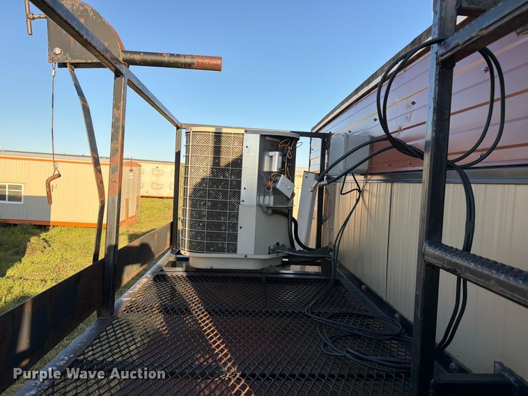 image for item EW1112 2007 Auburn ENG/GEU skid mounted living quarters 
