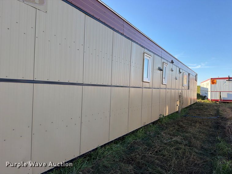 image for item EW1112 2007 Auburn ENG/GEU skid mounted living quarters 