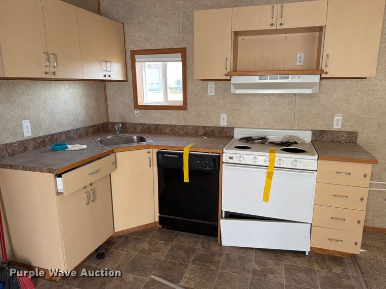image for item EW1129 2005 Travco Wellsite skid mounted living quarters