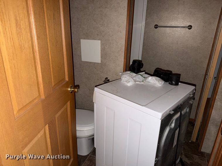 image for item EW1129 2005 Travco Wellsite skid mounted living quarters