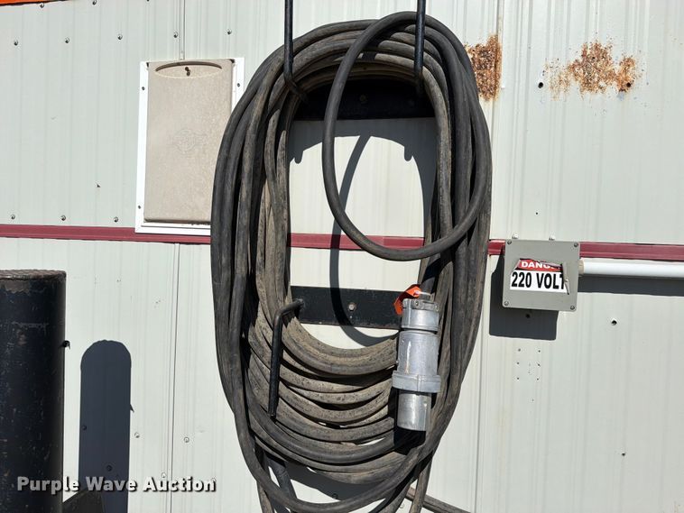 image for item EW1131 2005 Denille Industries Command Center skid mounted office