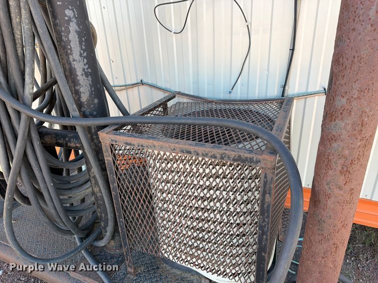 image for item EW1132 Teton skid mounted living quarters