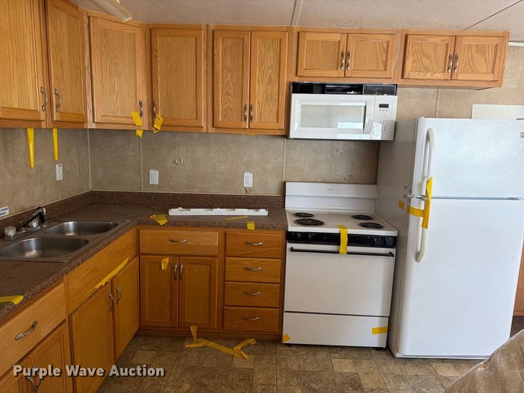 image for item EW1132 Teton skid mounted living quarters