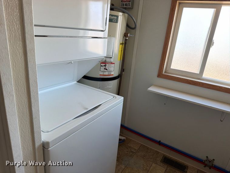 image for item EW1132 Teton skid mounted living quarters
