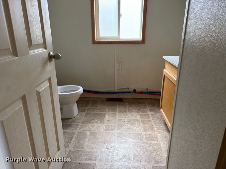 image for item EW1133 2010 Teton skid mounted office