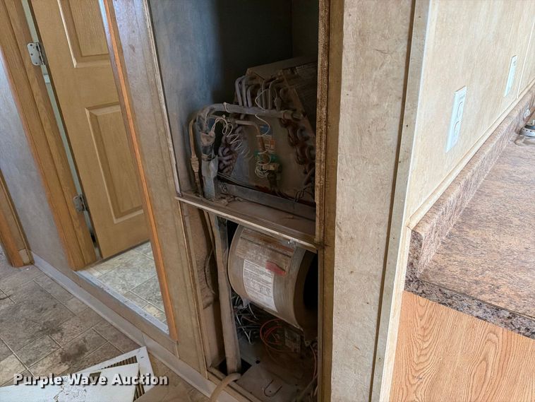 image for item EW1135 2012 Teton skid mounted office