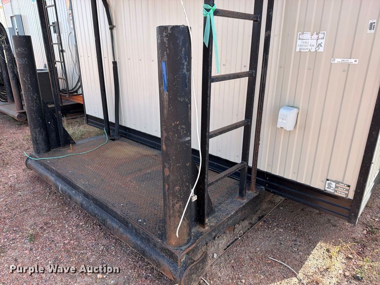 image for item EW1137 2013 Stallion portable office