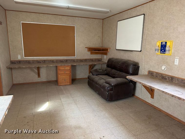 image for item EW1137 2013 Stallion portable office