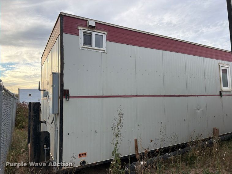 image for item EW1150 2004 Denille ENG/GEO-4233 skid mounted living quarters