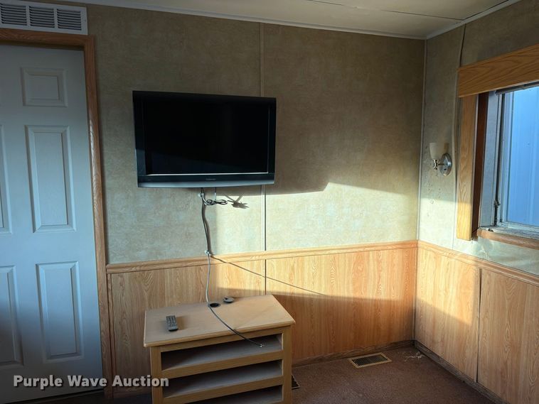 image for item EW1152 2011 Teton Skid mounted living quarters