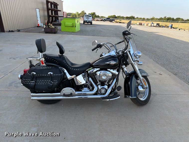 image for item EW8896 2010 Harley-Davidson Heritage Softail Classic motorcycle