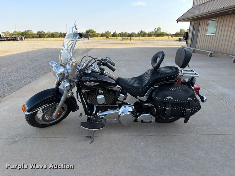 image for item EW8896 2010 Harley-Davidson Heritage Softail Classic motorcycle