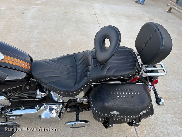 image for item EW8896 2010 Harley-Davidson Heritage Softail Classic motorcycle