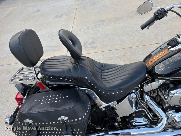 image for item EW8896 2010 Harley-Davidson Heritage Softail Classic motorcycle