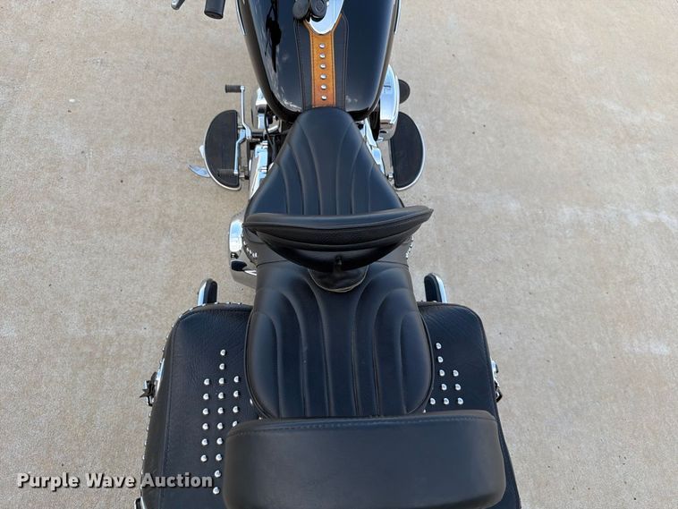 image for item EW8896 2010 Harley-Davidson Heritage Softail Classic motorcycle