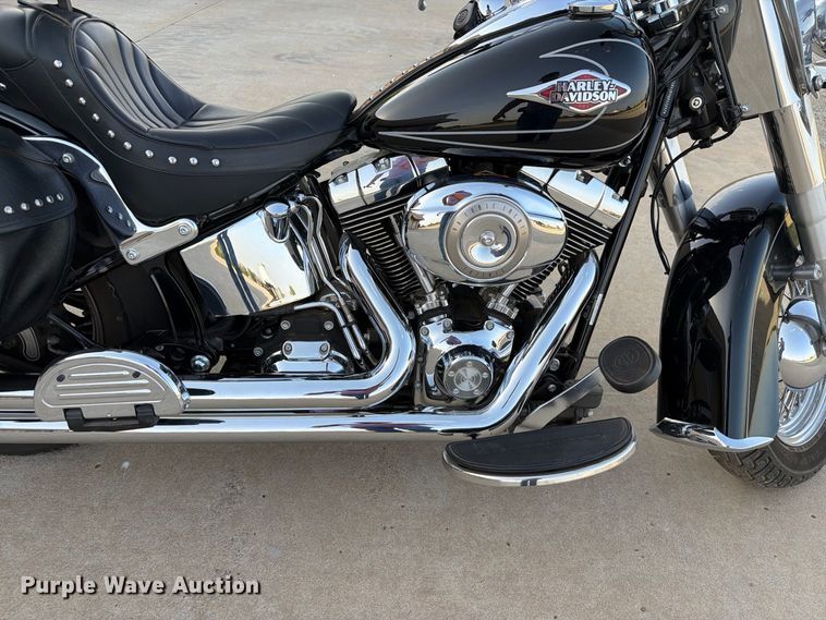 image for item EW8896 2010 Harley-Davidson Heritage Softail Classic motorcycle