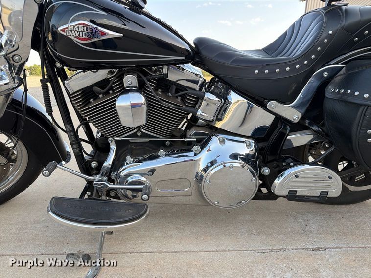 image for item EW8896 2010 Harley-Davidson Heritage Softail Classic motorcycle