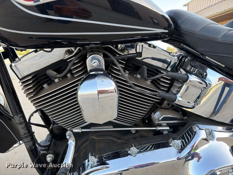 image for item EW8896 2010 Harley-Davidson Heritage Softail Classic motorcycle