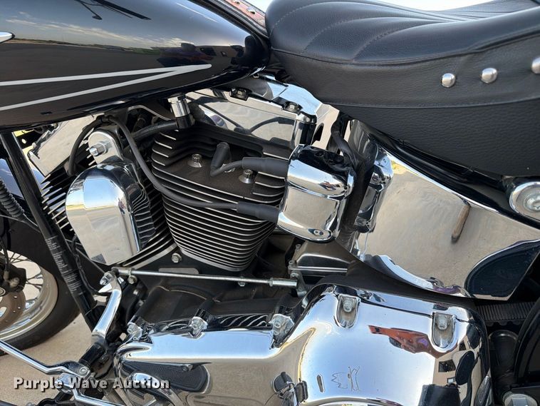image for item EW8896 2010 Harley-Davidson Heritage Softail Classic motorcycle