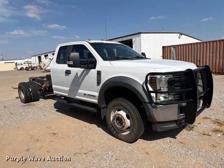 image for item EW8963 2019 Ford F550 truck cab and chassis