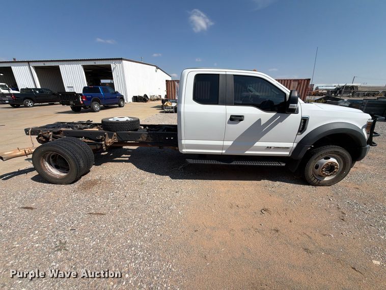 image for item EW8963 2019 Ford F550 truck cab and chassis