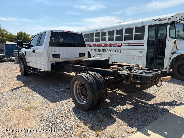 image for item EW8963 2019 Ford F550 truck cab and chassis