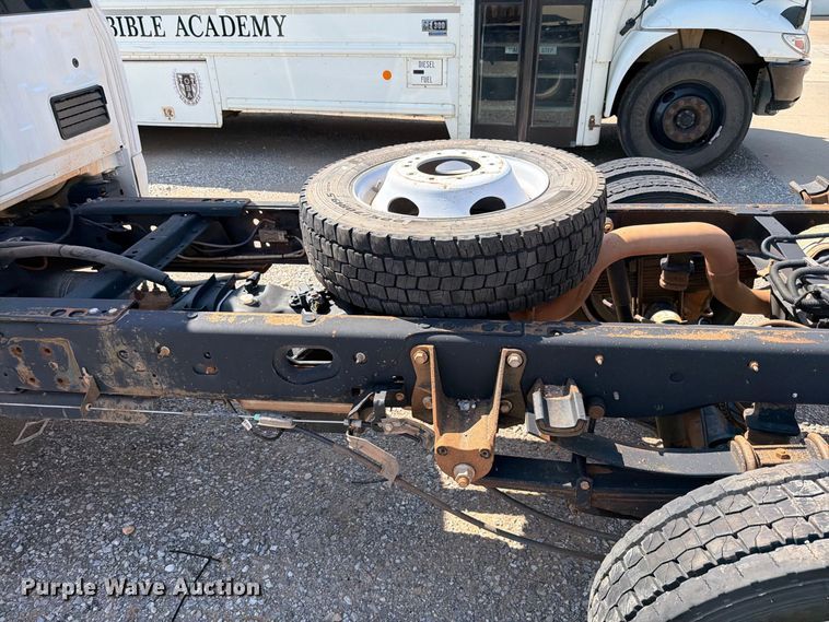 image for item EW8963 2019 Ford F550 truck cab and chassis