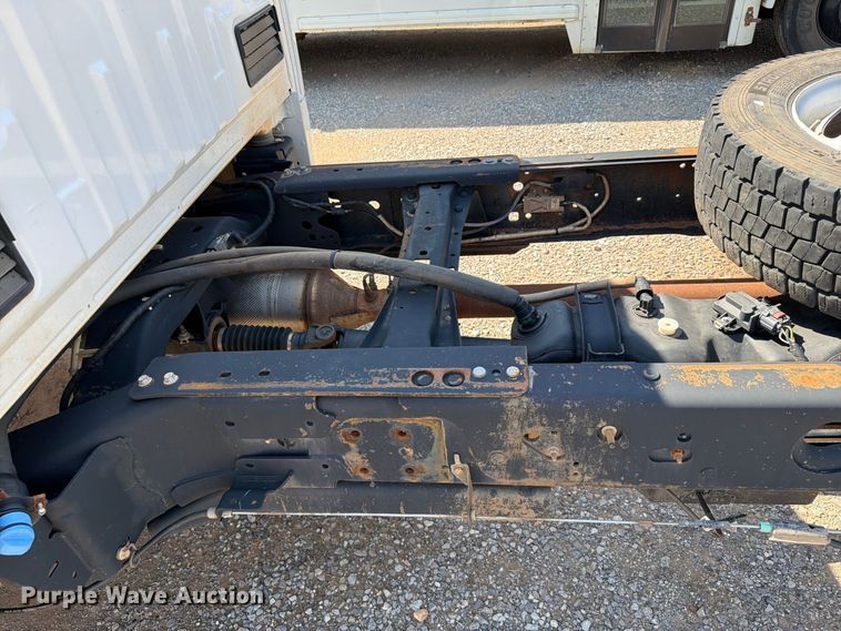 image for item EW8963 2019 Ford F550 truck cab and chassis