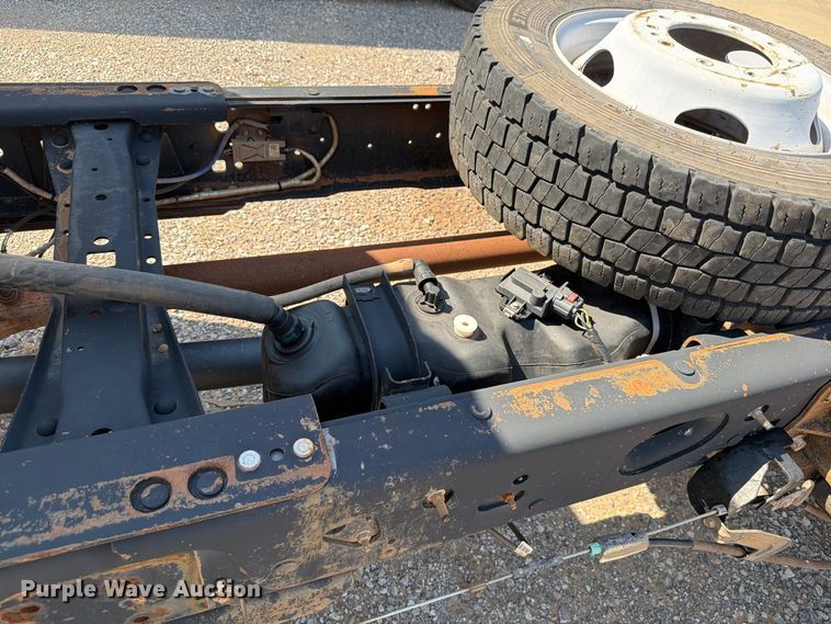 image for item EW8963 2019 Ford F550 truck cab and chassis
