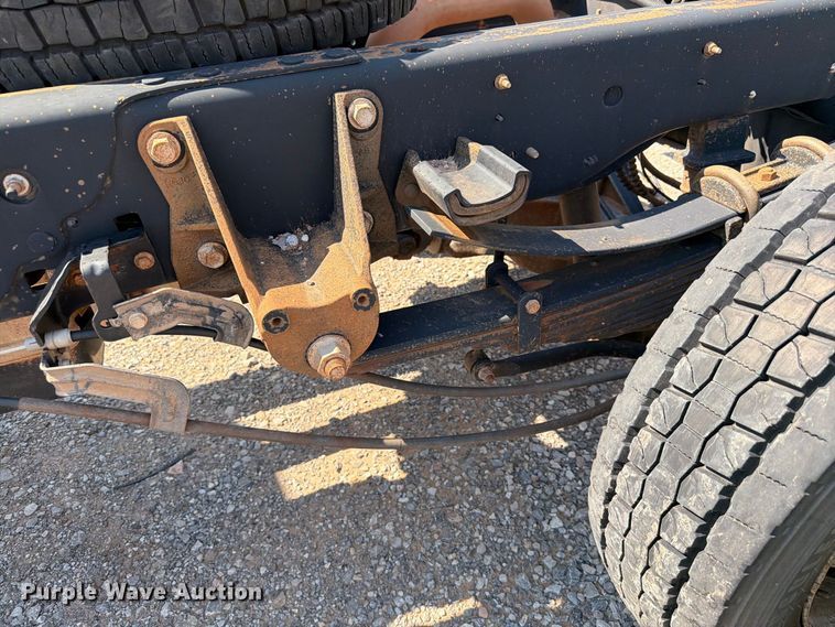image for item EW8963 2019 Ford F550 truck cab and chassis